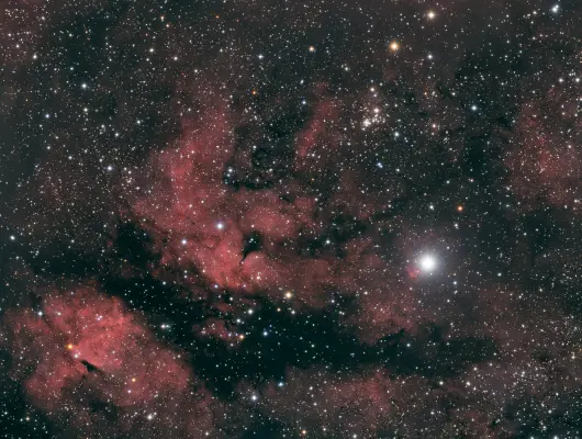 IC 1318, NGC 6910